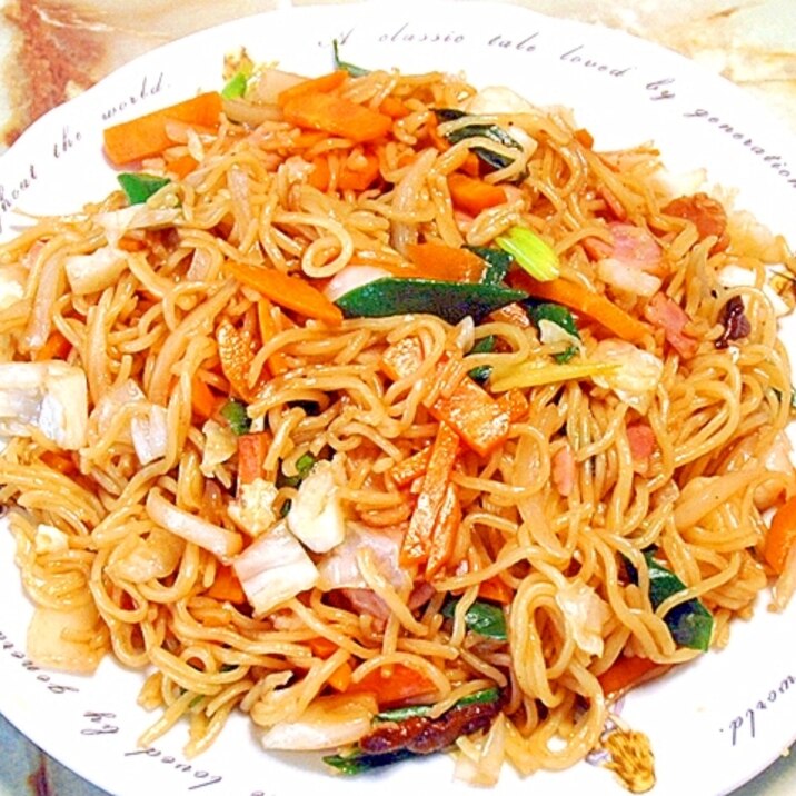 焼きそばアレンジ!2種のソースで作るソース焼きそば